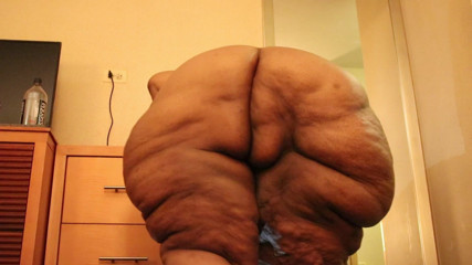 MzTAFFY: Mz Taffy with her huge hips