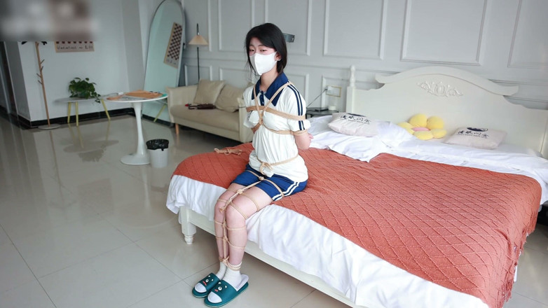 Asian bondage: The Innocent Girlfriend Is Bound with Ropes in Her College...