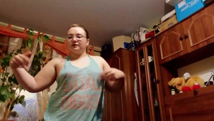 SchoolPrincess: Tarian keren yang biseksual dengan suasana hati yang nikmat