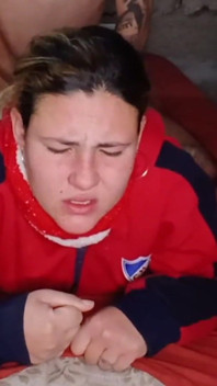 Latinskoamerická dívka trpí análním sexem
