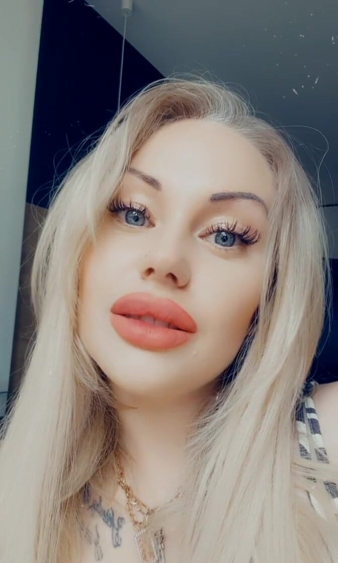 Goddess Misha Goldy: Grow Your Lips Addiction and Become Totally Mine