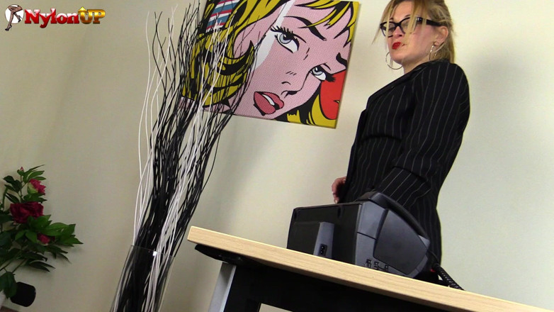 FootFetish Girls With Sex Toys and Nylons: Monique la secretaria
