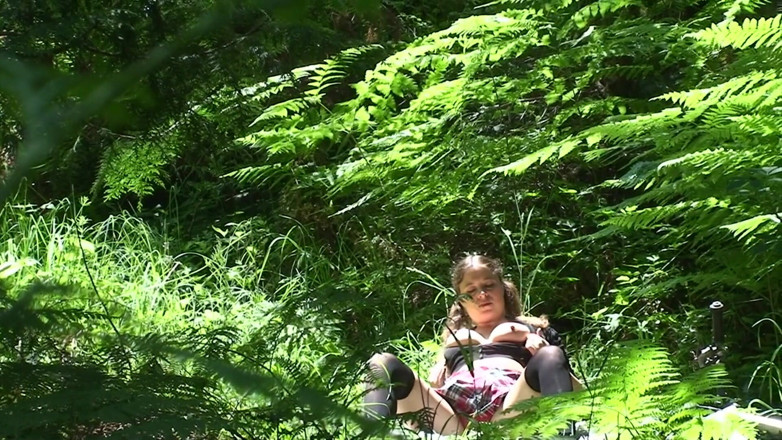 Erin Electra: Ich Ficke Meinen Jüngeren Stiefbruder Im Wald