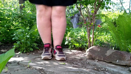 Elena: Hot MILF pissing in the park outdoors
