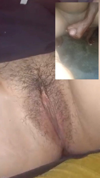 Jhon Hamster: 邀请在线管理员一边颤抖一边观看性爱视频电话