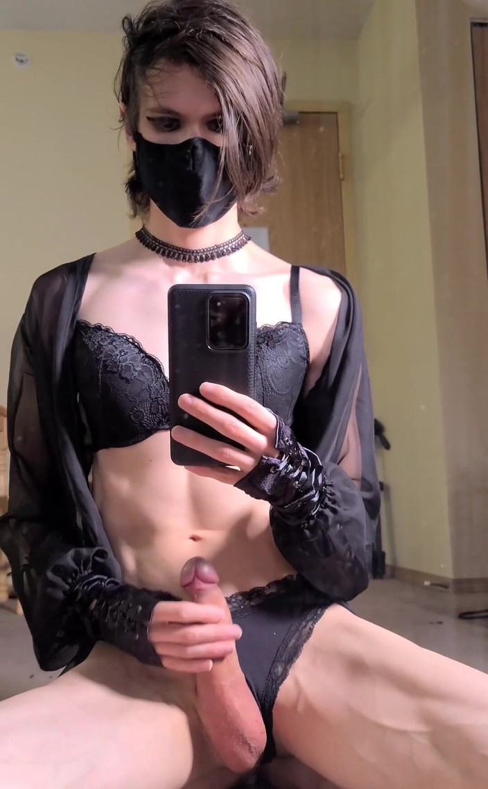 Mistress Mel: Alguns pés e bunda, mas sempre gozando