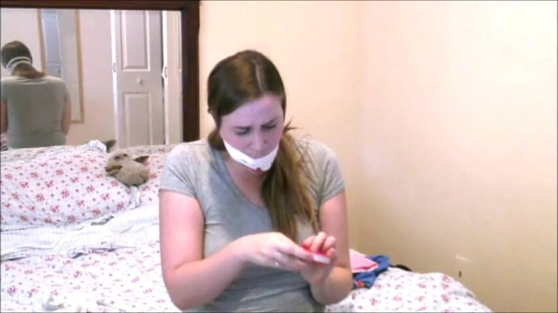 Selfgags classic: Alex bermain damsel - bahagian 2: ditangkap &amp; disedak stoking