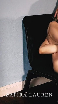 이탈리아 파프하우스 모델 자피라 로렌과 라이브