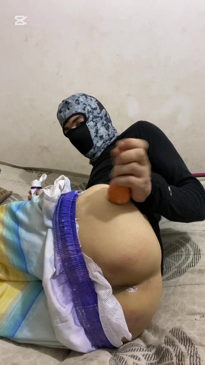 Fo2sh saleh: Jugando con el culo