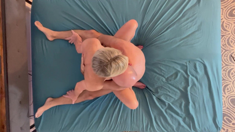 Island Boy Vids: First Bg Scene with Blonde MILF Stevie K