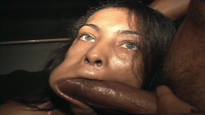 Genuine XXX: Áspera oral garganta profunda rubia versus desafío de náuseas extrema...