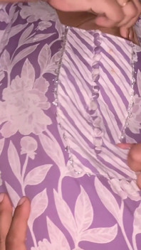 Bhojpuri Desi ragazza sporca parla e vuole un grosso cazzo per la sua bella figa reazione epica mentre scopa vero video completo fatto in casa