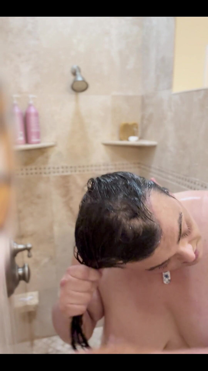 Christi Cream Cake: How About a Good Old Fashioned Bimbo in the Shower...