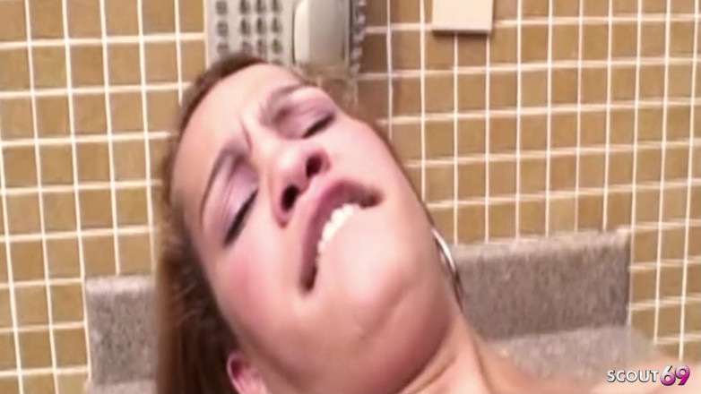 Shemale TS Collection: Shemale Mayara kurus dikongkek dubur keras di spa