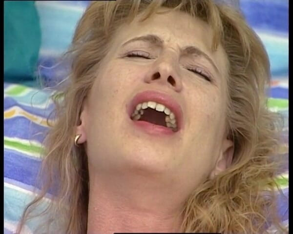 GERMAN PORN CLASSICS: Německé Hospodyňky Pissy
