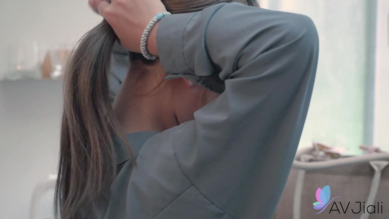 AV Jiali: Lui Lin îi este dor de muncă și o colegă vine la...