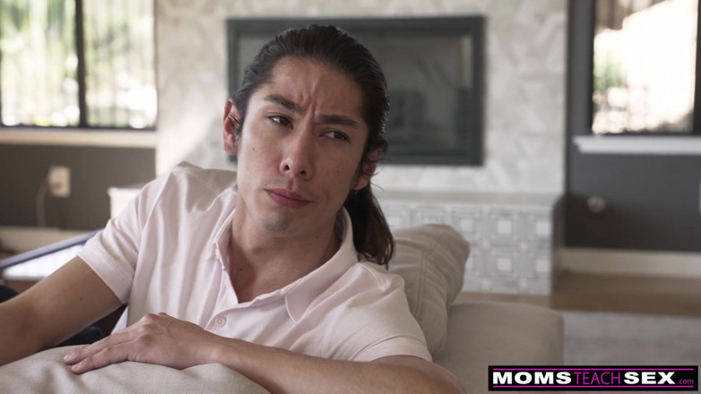Moms teach sex: Belle-mère bricoleur - S17 : E10
