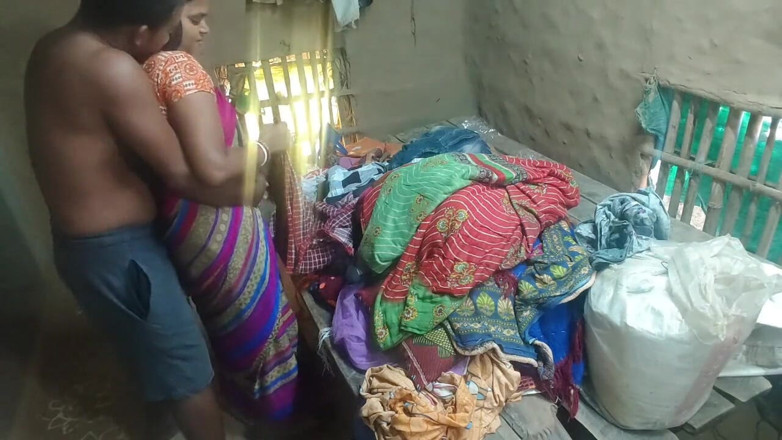 Raju Raju: Itu menyenangkan ketika penisku memasuki memek saudara ipar. Video sax...