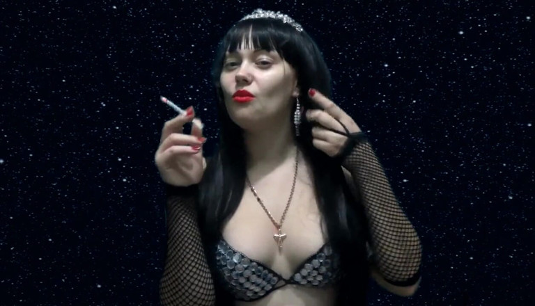 Goddess Misha Goldy: Інструкція з дрочки зі зворотним відліком сперми під зоряним небом
