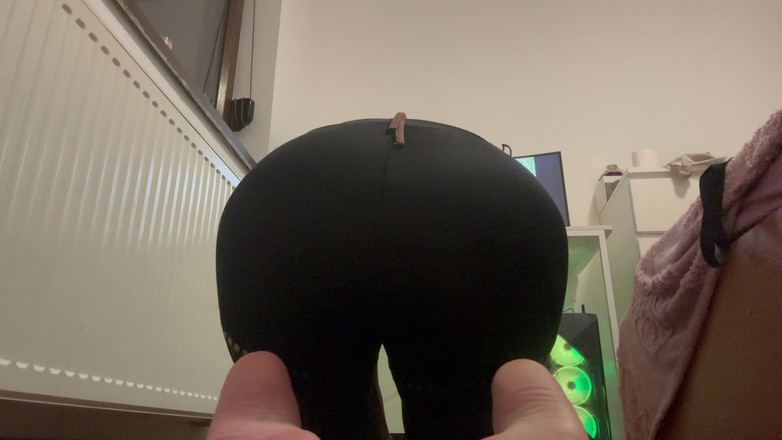 NipsAndStrips: 2부를 스트레칭하는 동안의 원나이