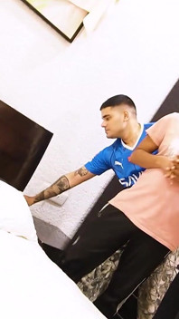 Seksi desi Hintli yenge üç deborji tarafından birlikte sikiliyor, seksi bir hardcore dörtlü seks hikayesi