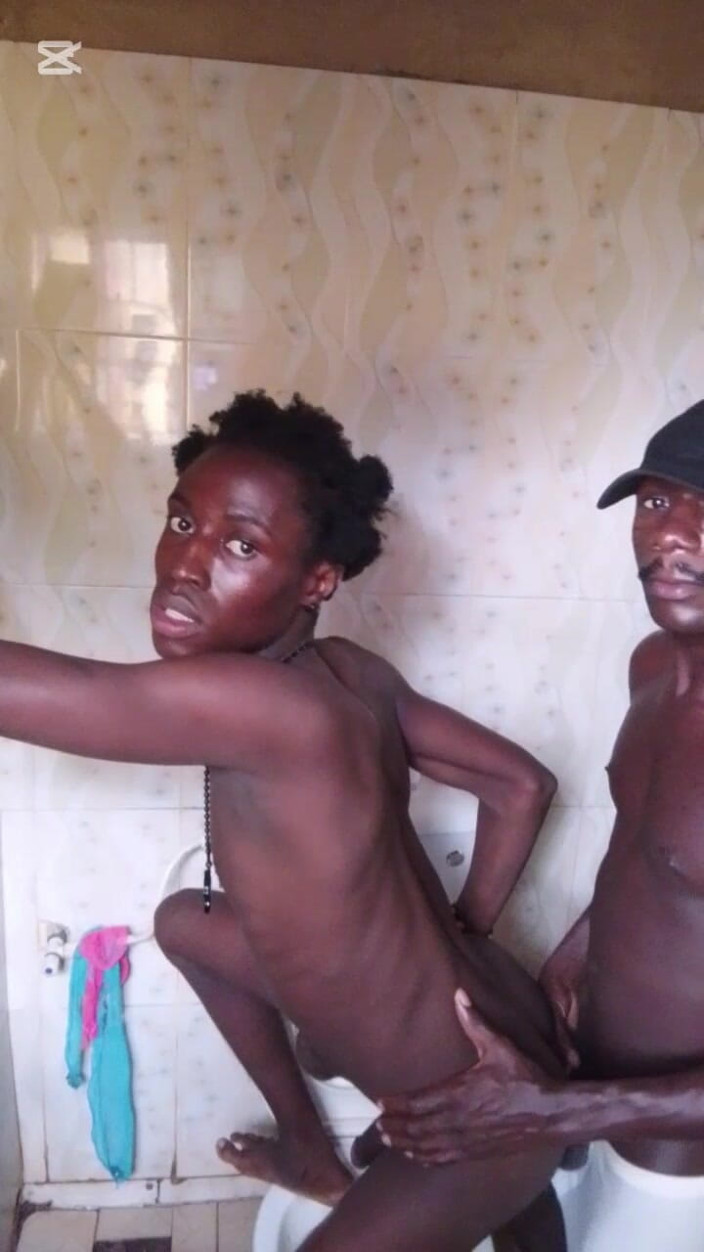solomonnaija: Sexe dans la salle de bain