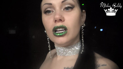 Goddess Misha Goldy: Ejaculează tare pe buzele mele verzi cu sclipici
