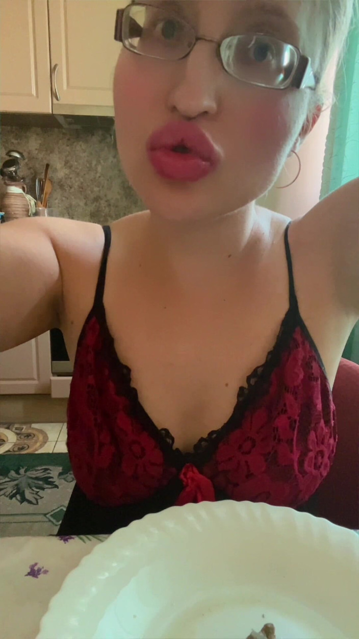 FinDom Goaldigger: Asmr äta kött del 2
