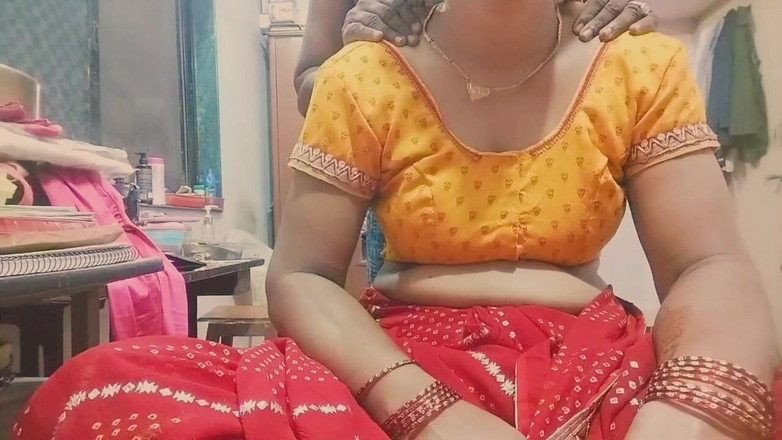 Hemant: Heet op zijn hondjes in saree