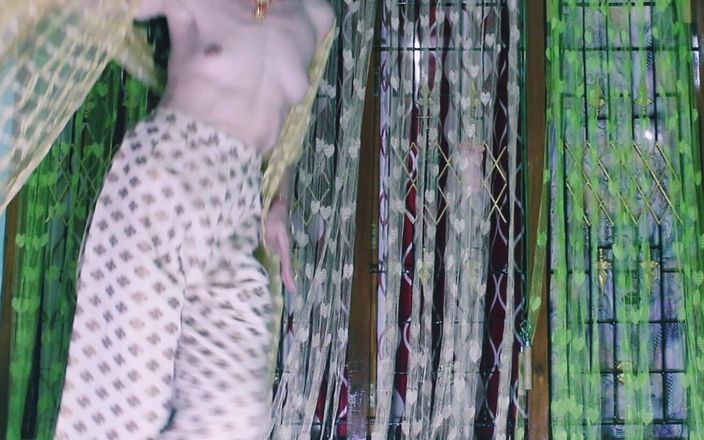 Bolly Karma: Mulut cewek ini dicrot di mulut sama kontol besar pria...