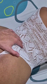 Minha estréia no pornô! Foi minha primeira vez pegando na frente de uma câmera, eu estava muito nervoso!