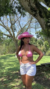 Busige Latina-cowgirl Genießt Ihre Fuck-maschine