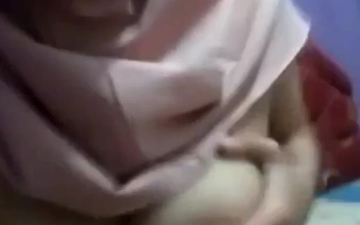 Jilbab69: Podłącz otwór do pochwy, aż wyjdzie