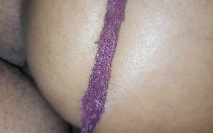 anal_queen_amateur: Üniversiteli kız durmadan götünden vazgeçip osuruyor