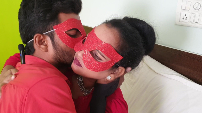 Desi_partycapal: Mijn Bhabhi werd betrapt op pratend van iemand anders' s...