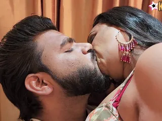 Bindu Bhhabhi Hot Sex in Bedroom (hindi Audio)