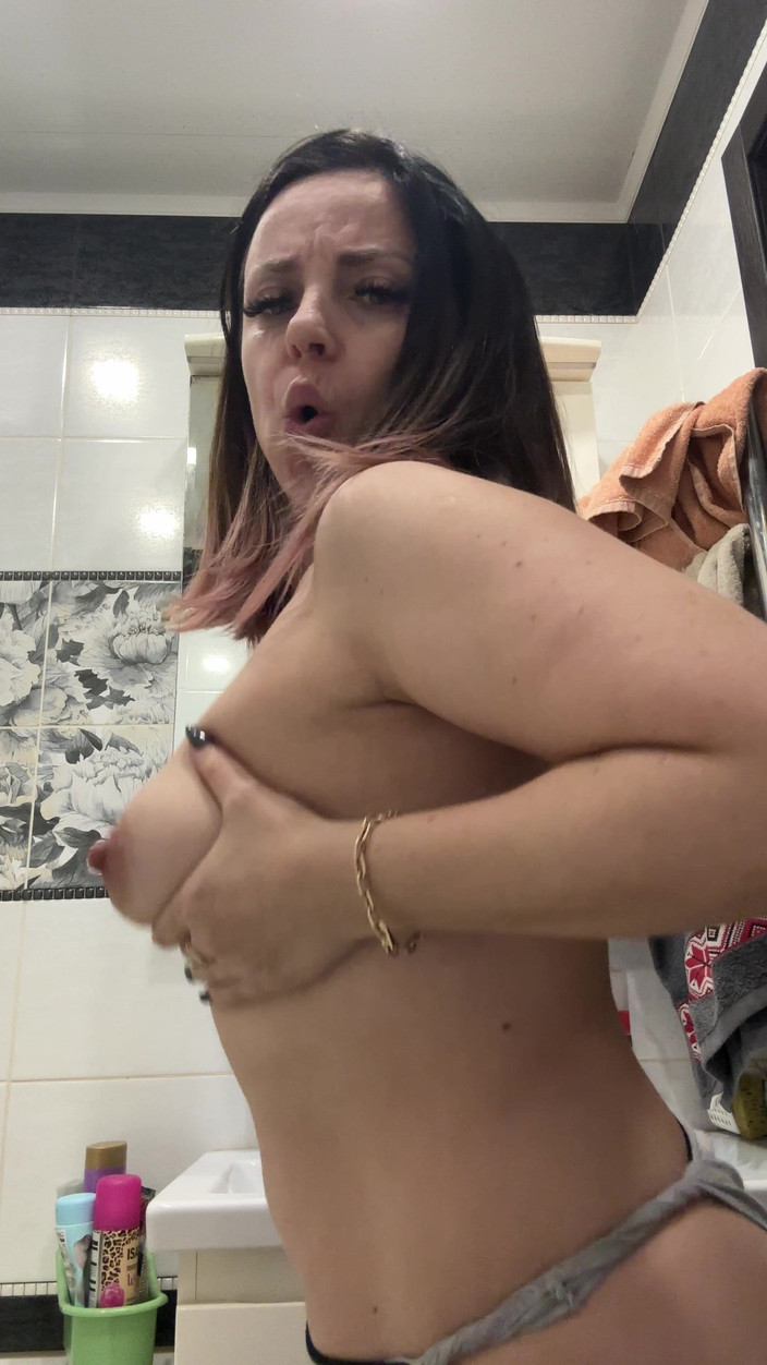 LarisaCum: Chtěli byste relaxační masáž koulí?xxx