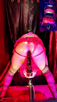 Twerking in minigonna che cavalco il mio dildo 5