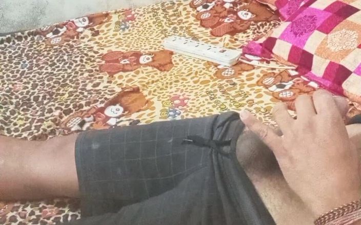 Bed: Sharma Bhabhi futută acasă