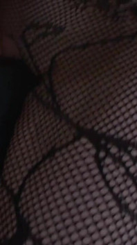 Una ragazza tettona prova il bDSM