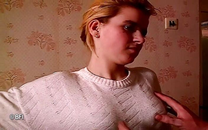 Tight sweet and irrestible sweet teen pussy: Diciottenni russi - olga olga