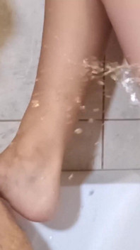 Minha esposa limpa a bunda antes do sexo anal. Ep 24911