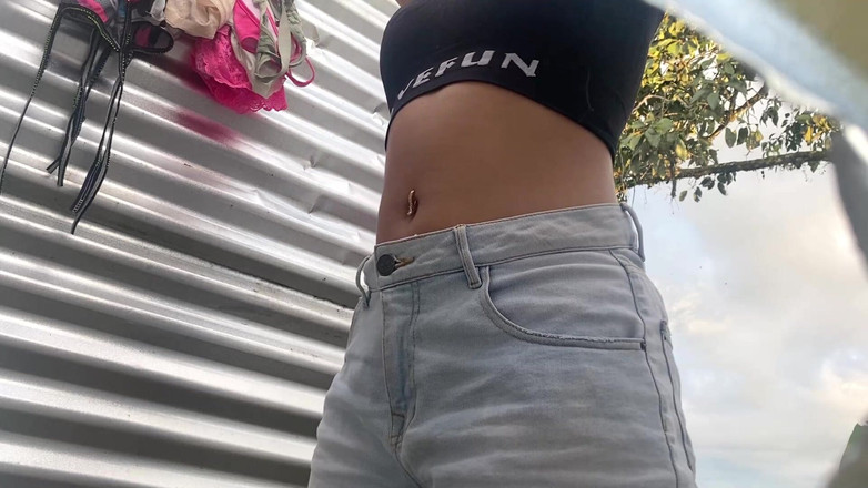 kloyesteicy: Převléká se a je nahrána