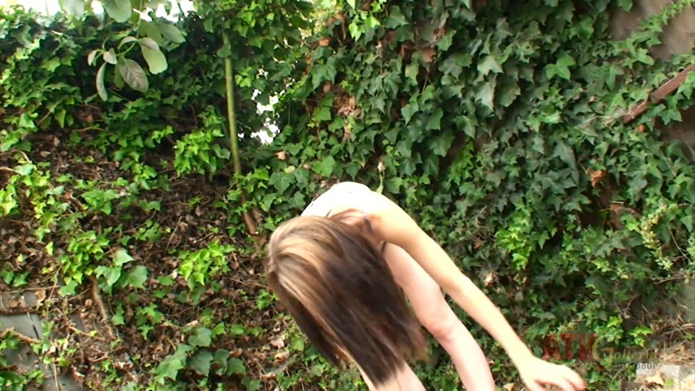 ATKIngdom Fans: Sensi Pearl pissing scene