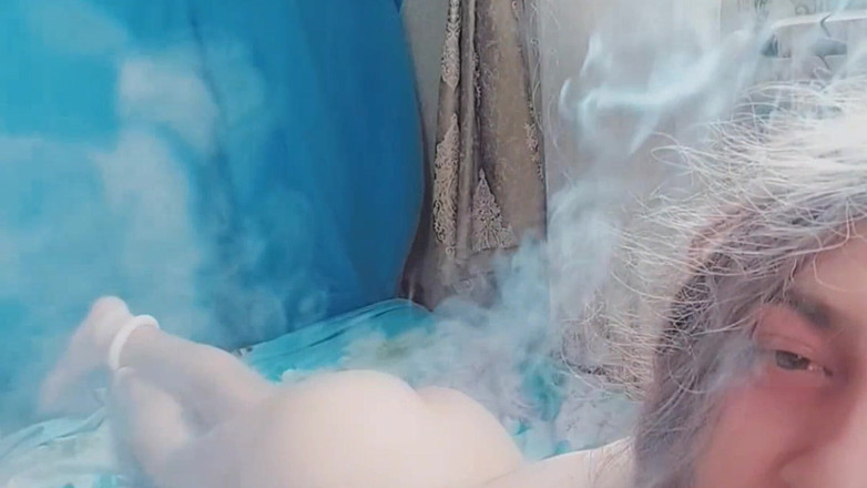 Kitty_Cross: Angezogen, um zu beeindrucken und ausziehen