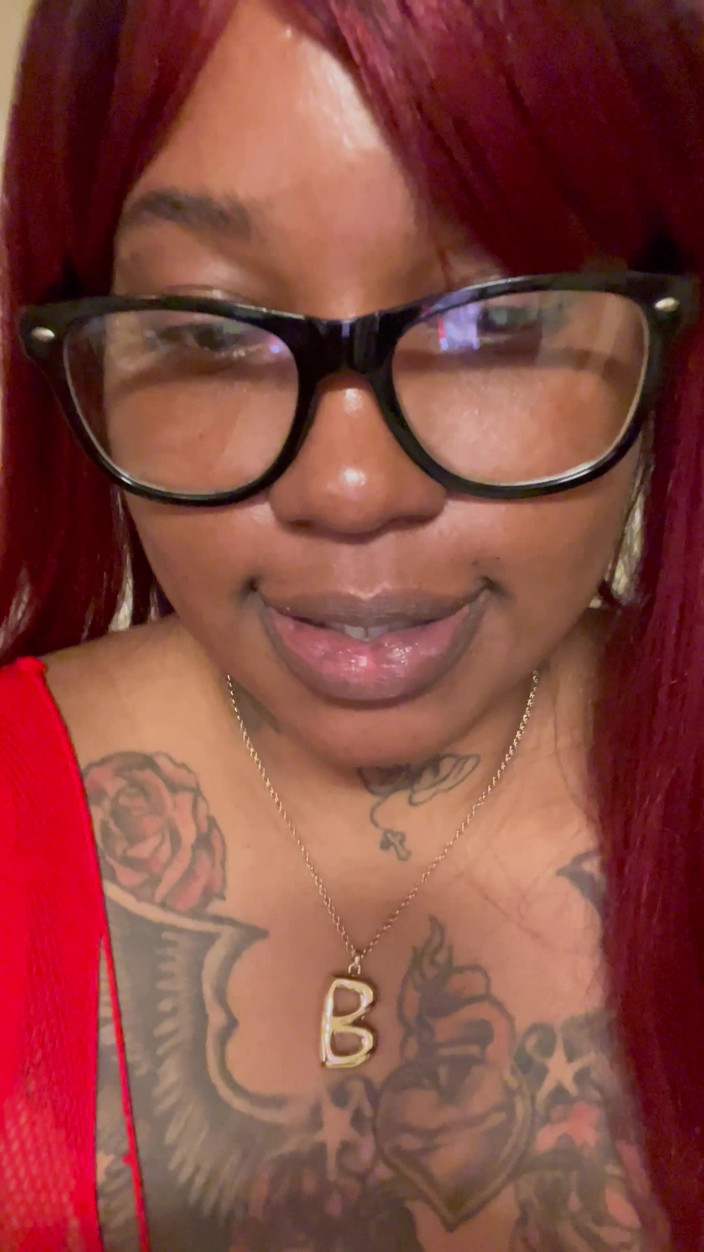 Hazelnut XXX: Video pertama!