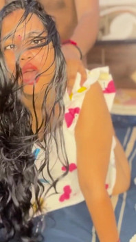 Delivery Boy Gets Hardcore Sex Instead of Payment. Madam Fucks Him Hard. Hindi Video.
