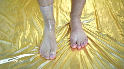 Dreichwe: Foot fetishes with condoms