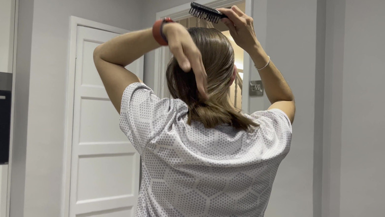 Wamgirlx: Saç fırçalama
