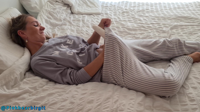 Pinkbearbirgit: Milf con varita mágica